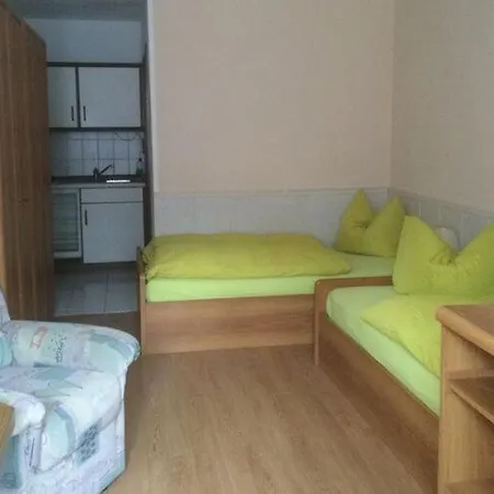 Moller Apartment *