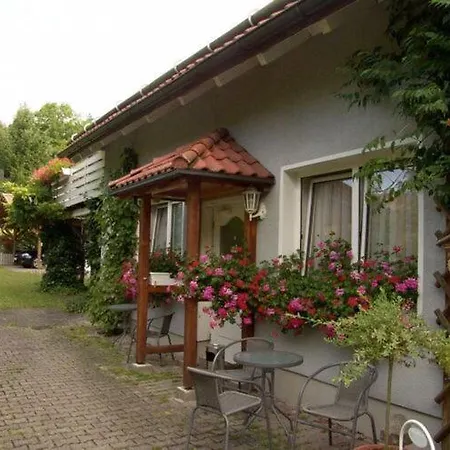 Moller Apartment *